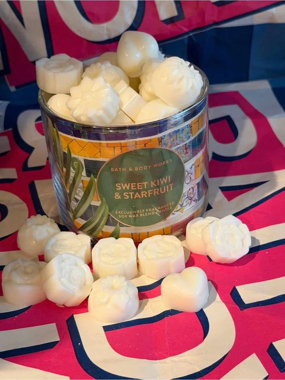 Bath & Body Works Sweet Kiwi & Starfruit Soy Wax Melts - Picture 2 of 3